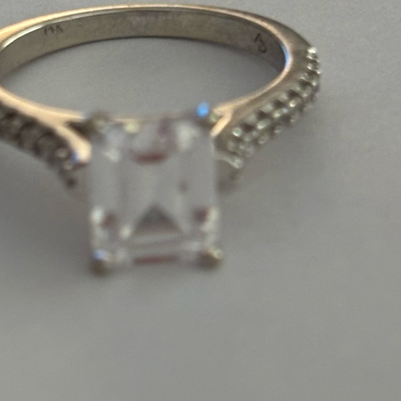 14kWG Agape Diamonds Cubic Engagement Ring Sz7.5 Sizable - Picture 5 of 7
